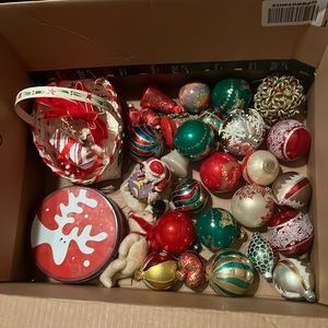 30 Piece Xmas Ornament and Decor Box